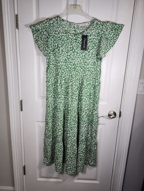 Fantaslook Green White Floral Flutter SL Lightweight Teired Midi Dress S M NWT